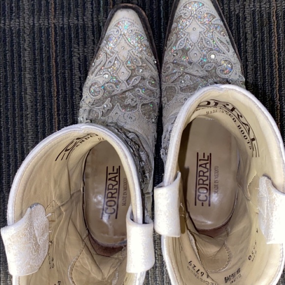 Corral boots - Picture 3 of 6